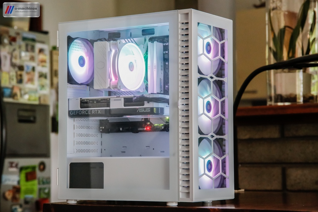 Tour Kolink Observatory HF Blanche i5 14500 et RTX 4070 SUPER Asus DUAL White Edition