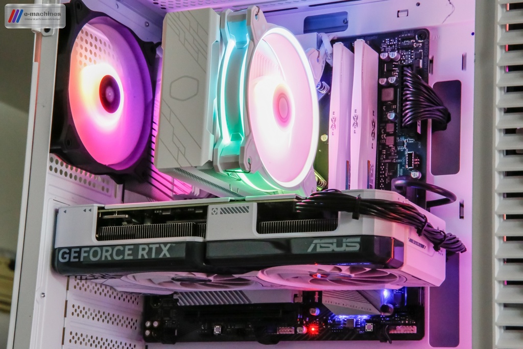 Tour Kolink Observatory HF Blanche i5 14500 et RTX 4070 SUPER Asus DUAL White Edition